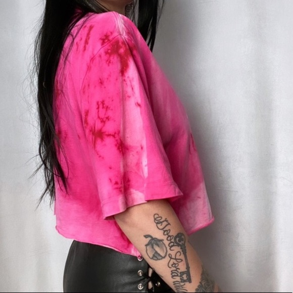 CUSTOM BLEACH ACID WASH LEVIS CROPPED TEE SHIRT - Picture 3 of 6